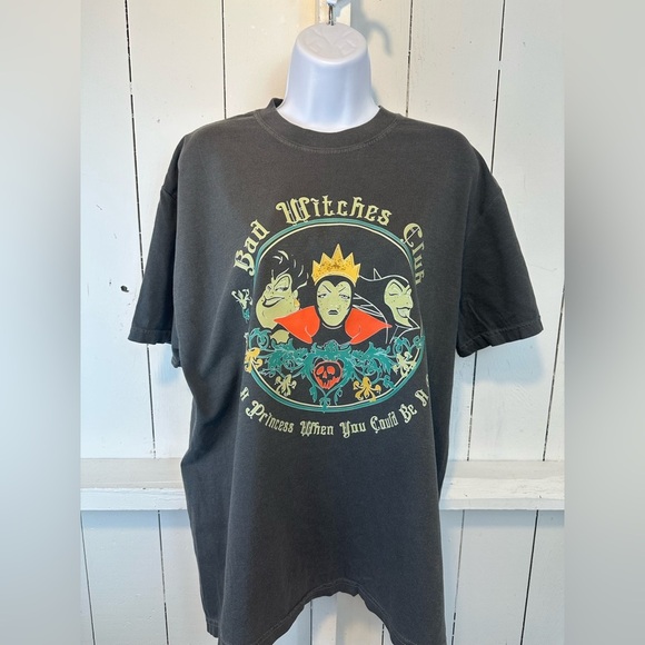 NEW Disney Halloween Villains T-shirt Women’s Large Queen Park Shirt Not So - Picture 3 of 7